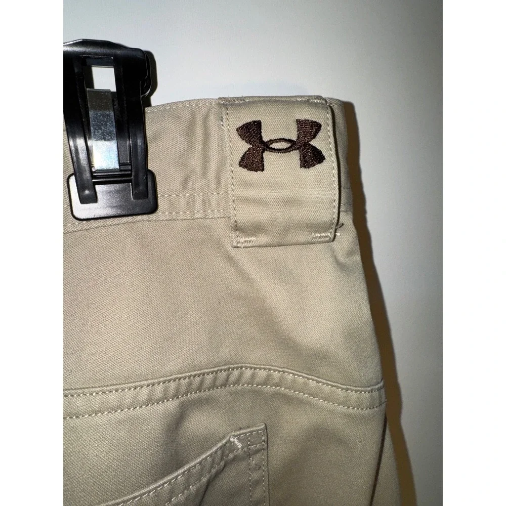 Under Armour Cargo Shorts Mens 38 Brown Khaki 12 in Inseam Preppy Casual UA Logo